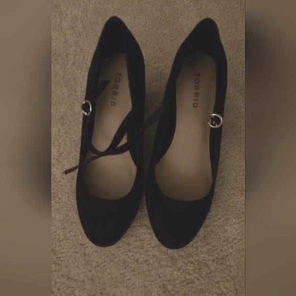 NWT Torrid Black Faux Leather Mary Jane Size 7.5 Wide - Picture 3 of 4